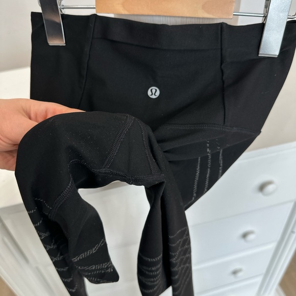 LULULEMON High Rise Performance Leggings - Picture 8 of 8